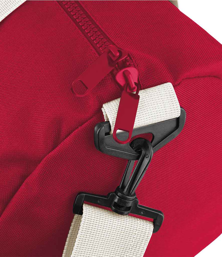 BG140 Classic Red/Off White Detail